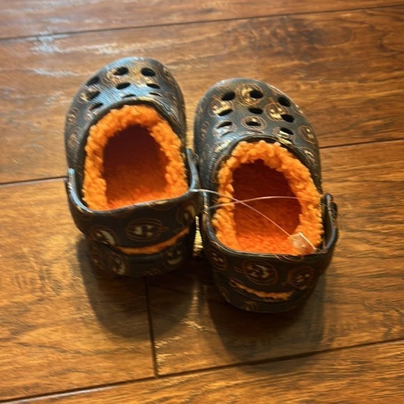 Halloween pumpkin lined clogs slip ons NEW - Picture 5 of 5
